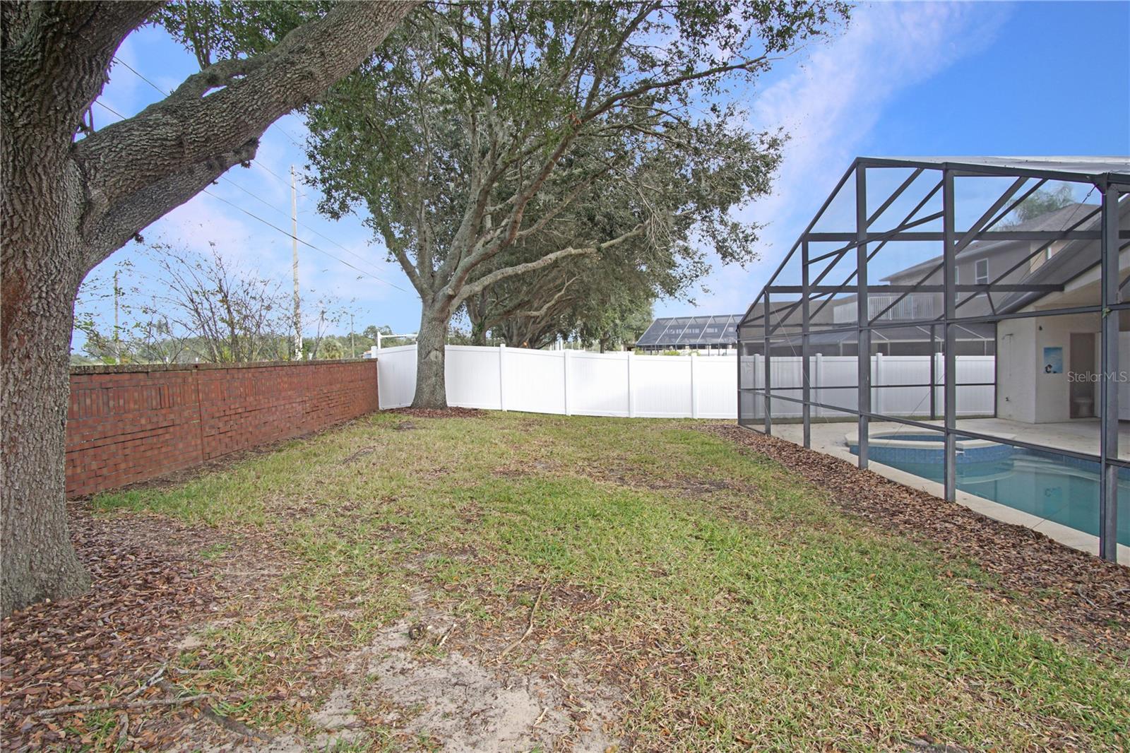 Image 33 of 37 For 522 Kildrummy Drive