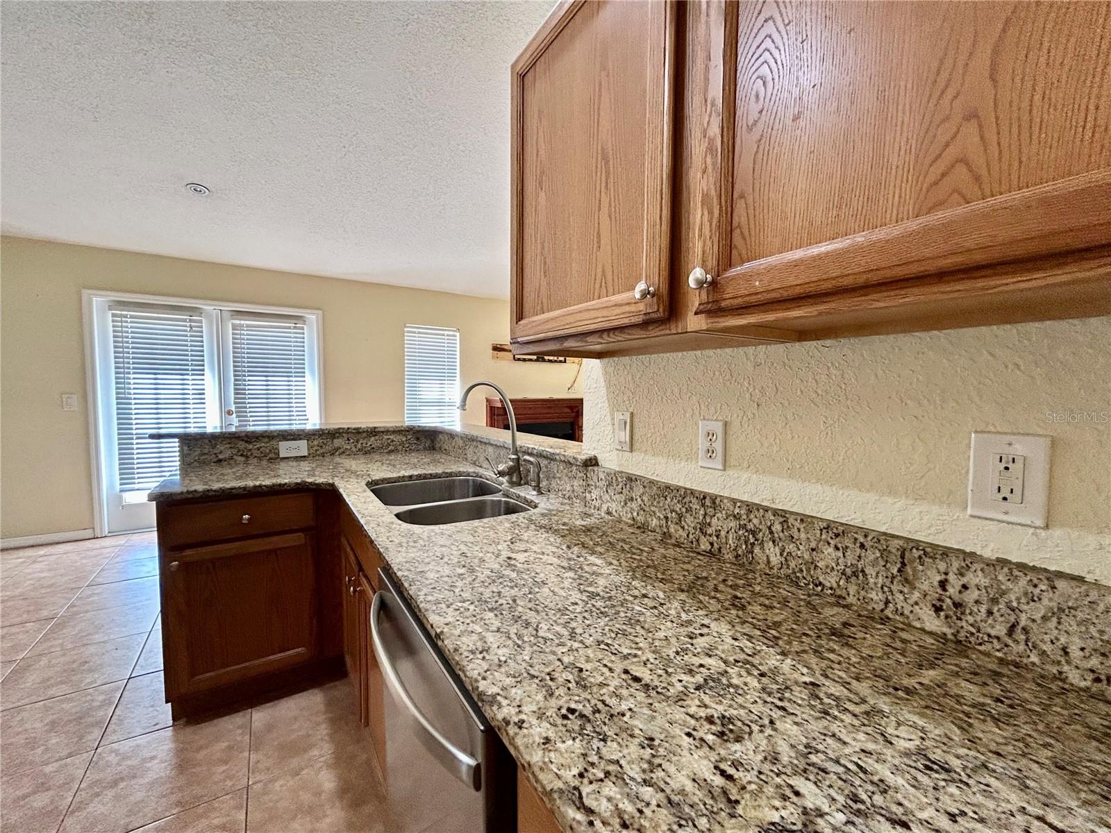 Image 11 of 31 For 475 Heather Court