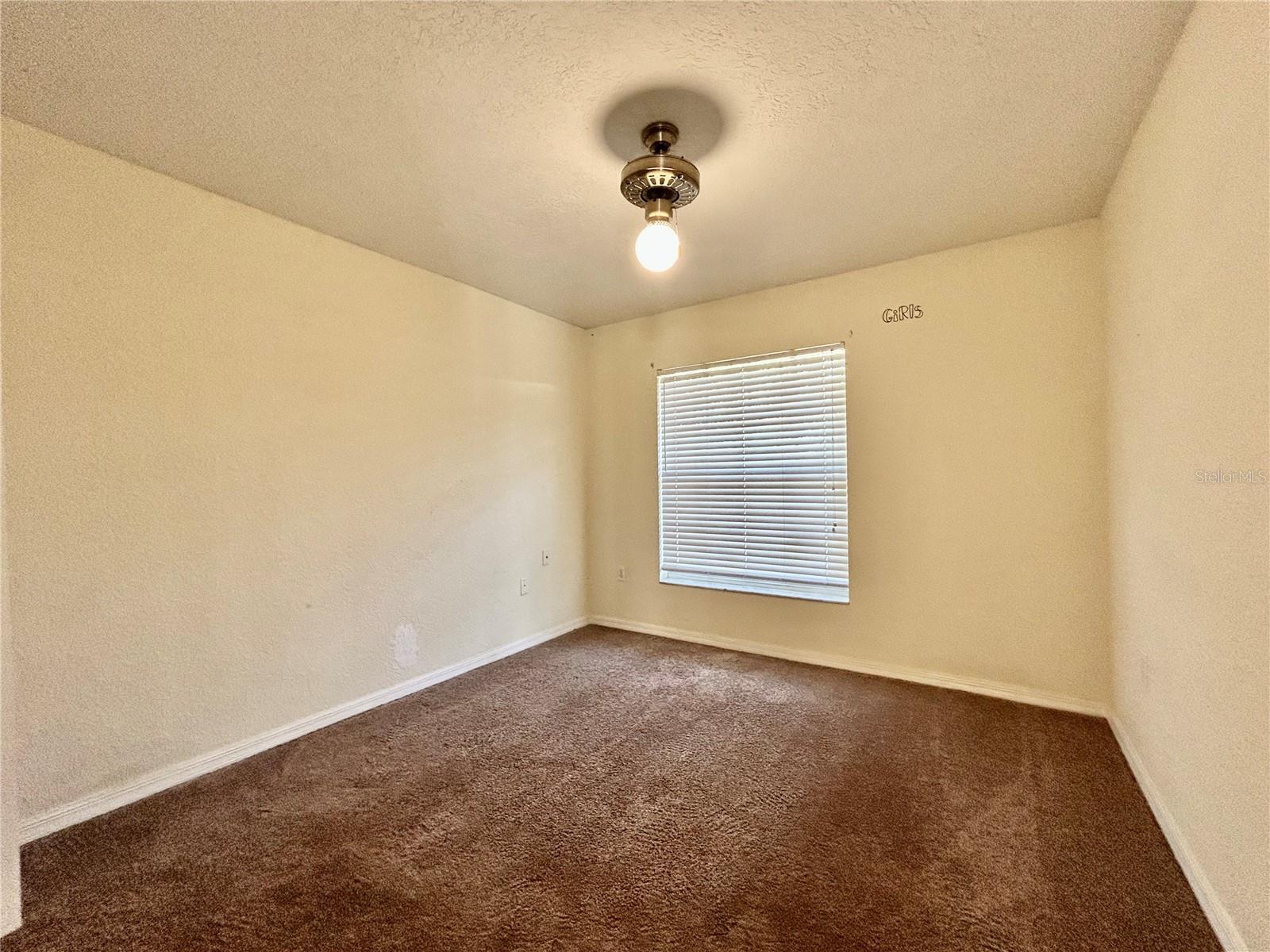 Image 16 of 31 For 475 Heather Court