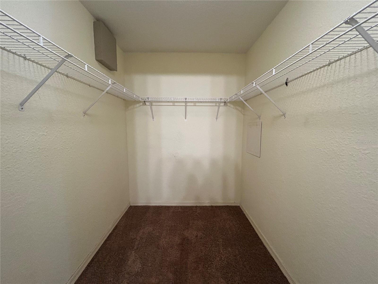 Image 23 of 31 For 475 Heather Court