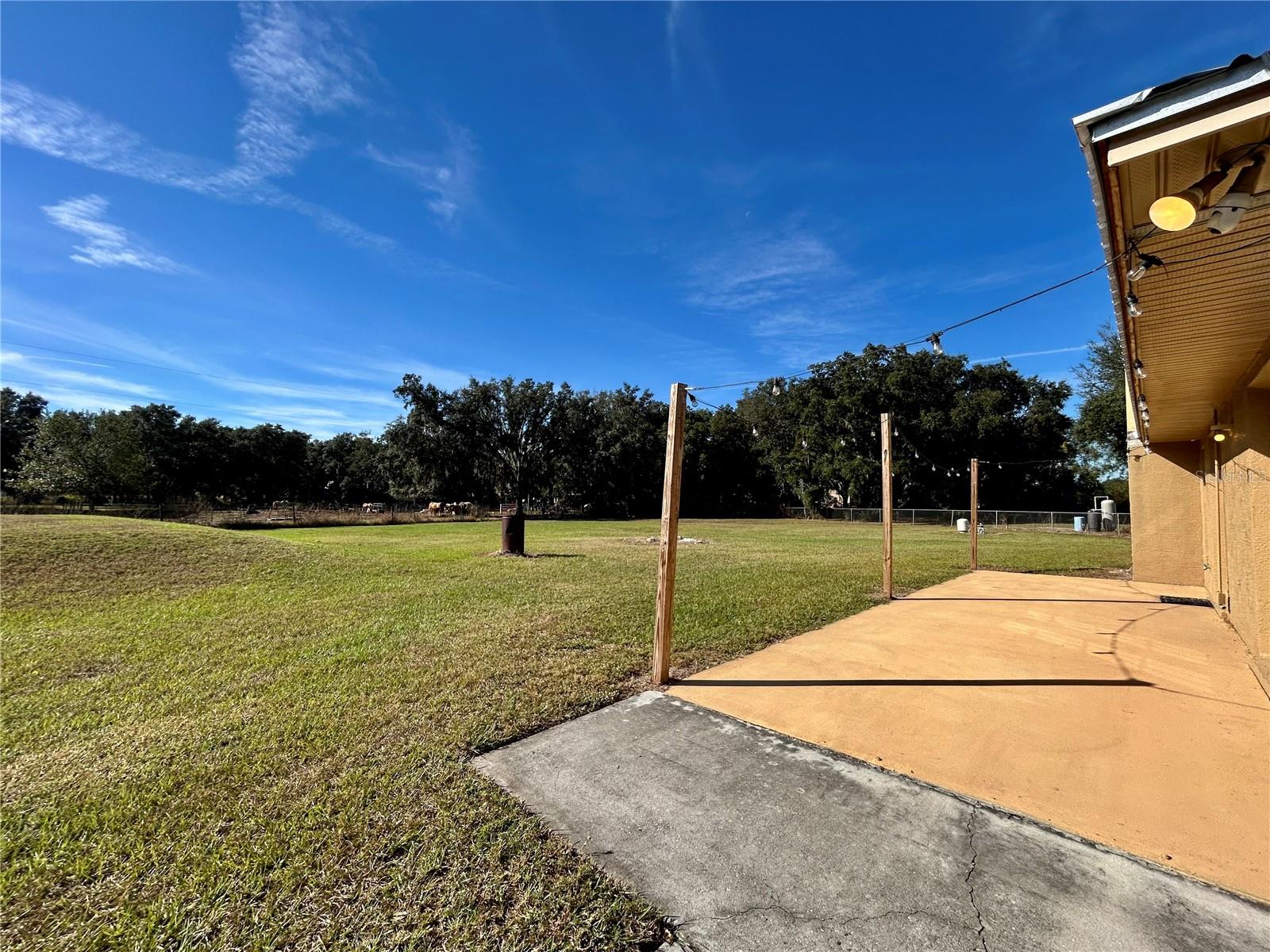 Image 25 of 31 For 475 Heather Court