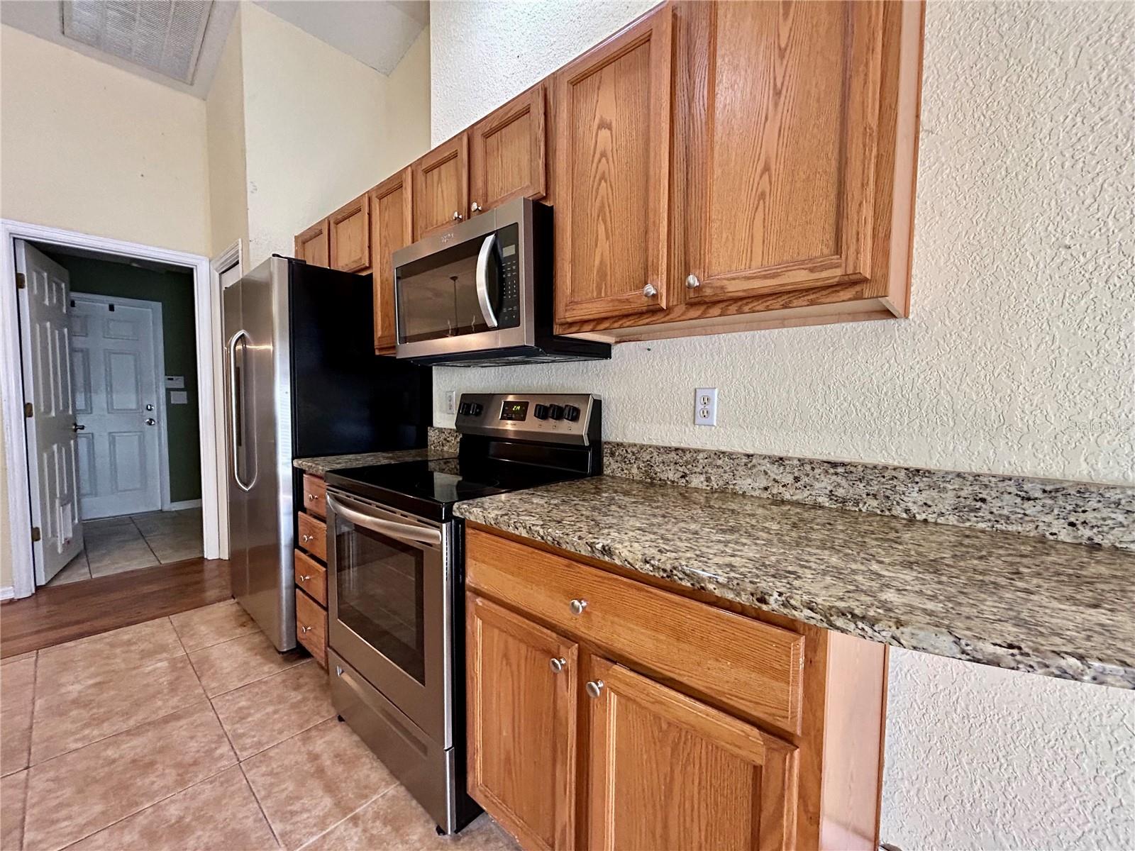 Image 9 of 31 For 475 Heather Court