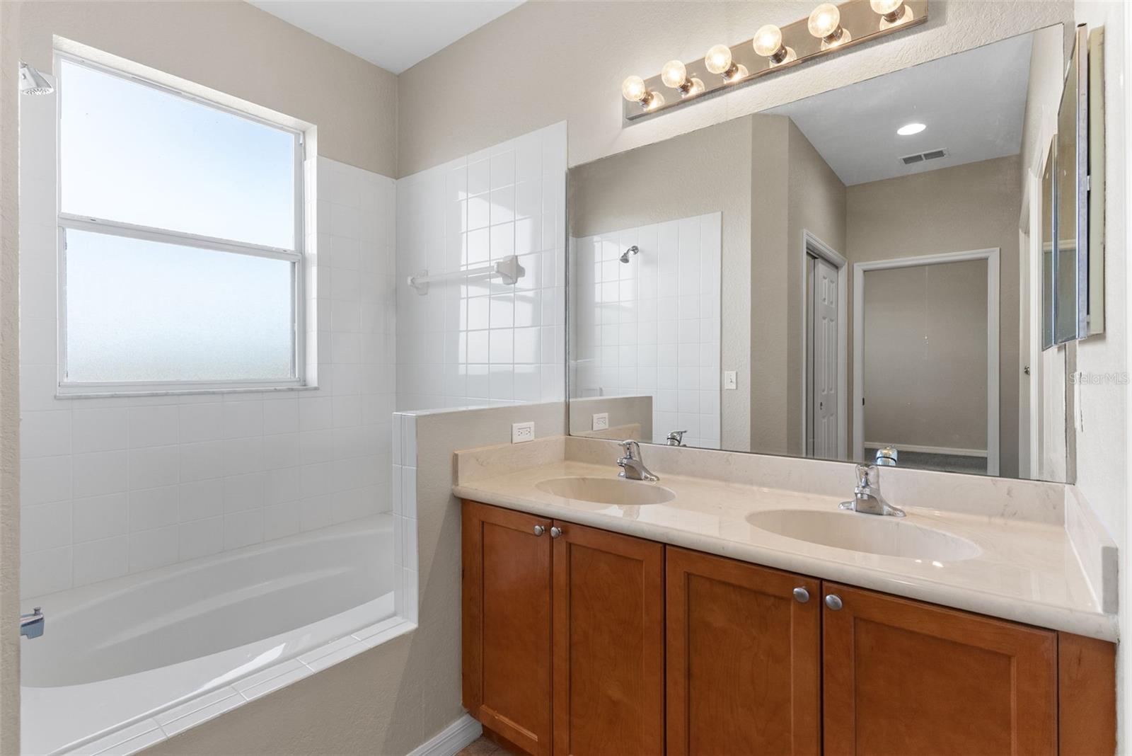 Image 19 of 30 For 522 Parsley Court