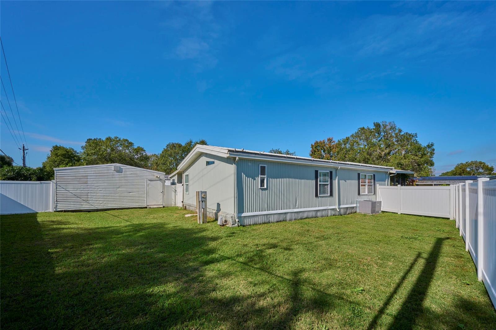 Image 36 of 44 For 3527 Lazy Lake Drive S