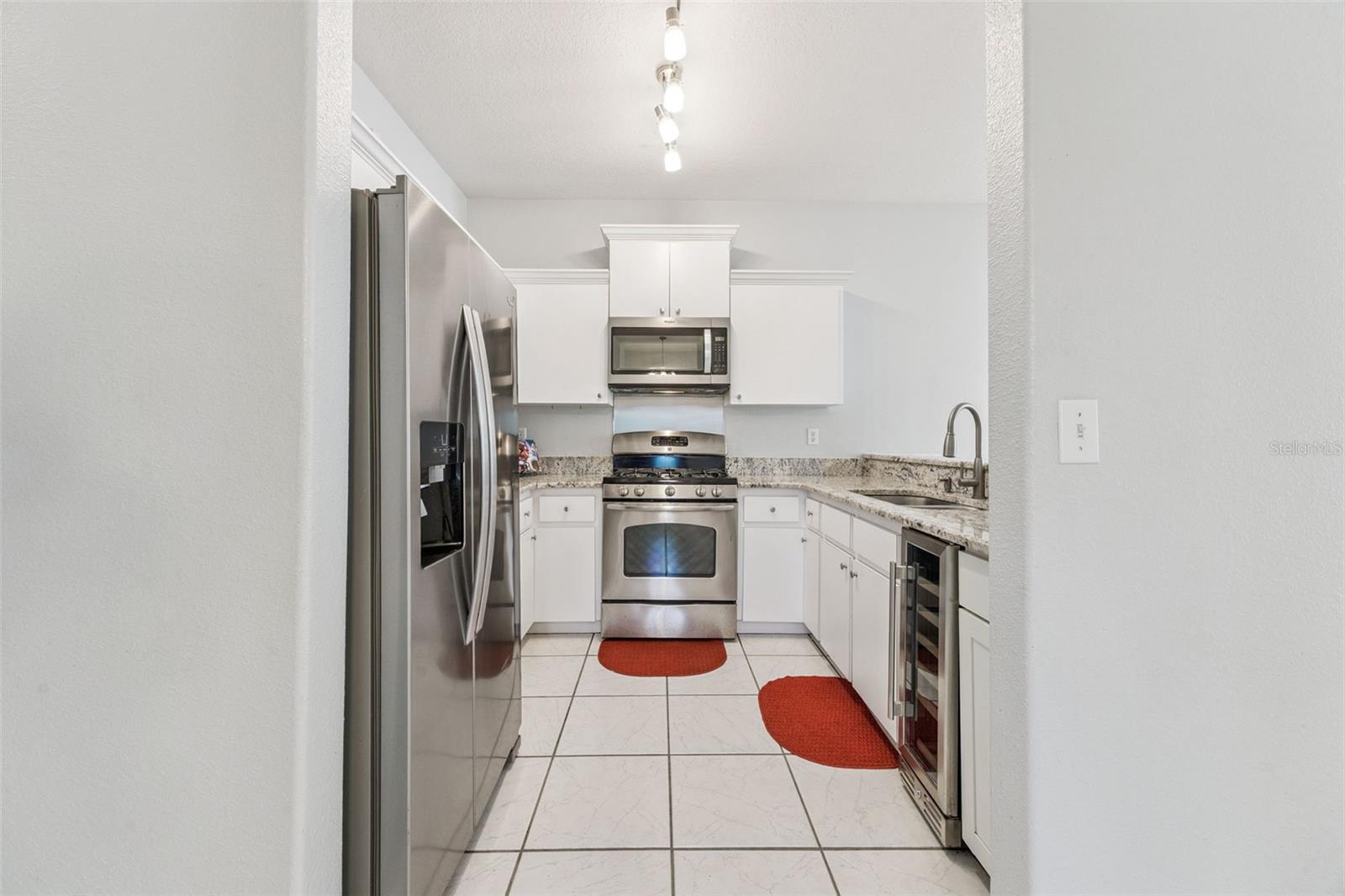 Image 3 of 36 For 2202 Garden Lake Drive