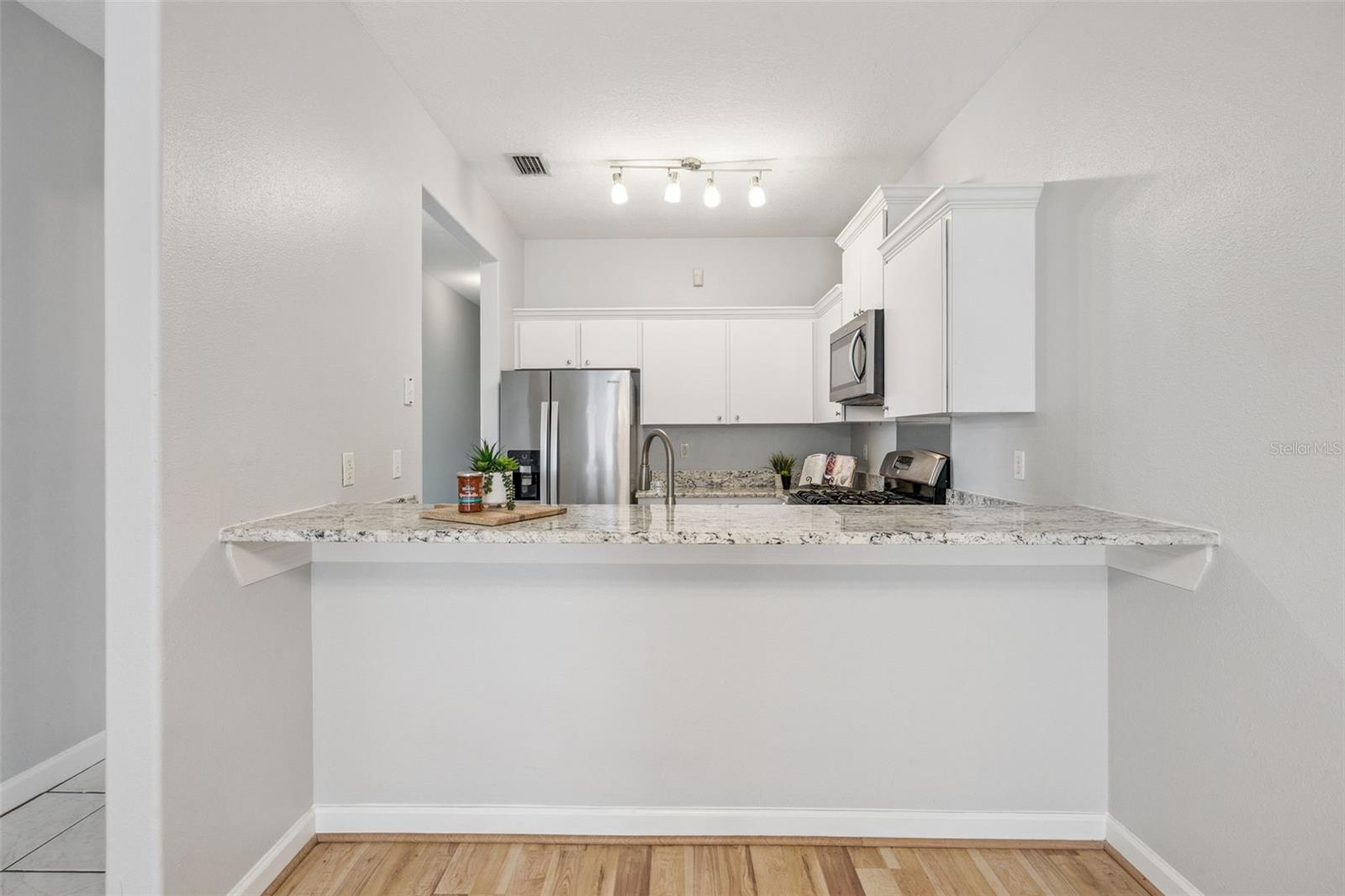 Image 5 of 36 For 2202 Garden Lake Drive