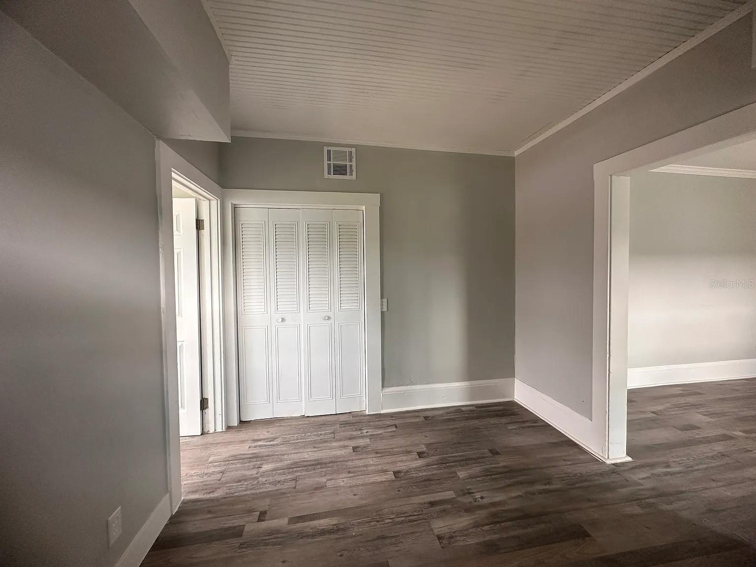 Image 17 of 21 For 107 Avenue F Sw