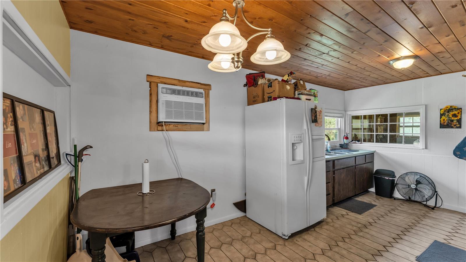 Image 10 of 47 For 809 Canal Street