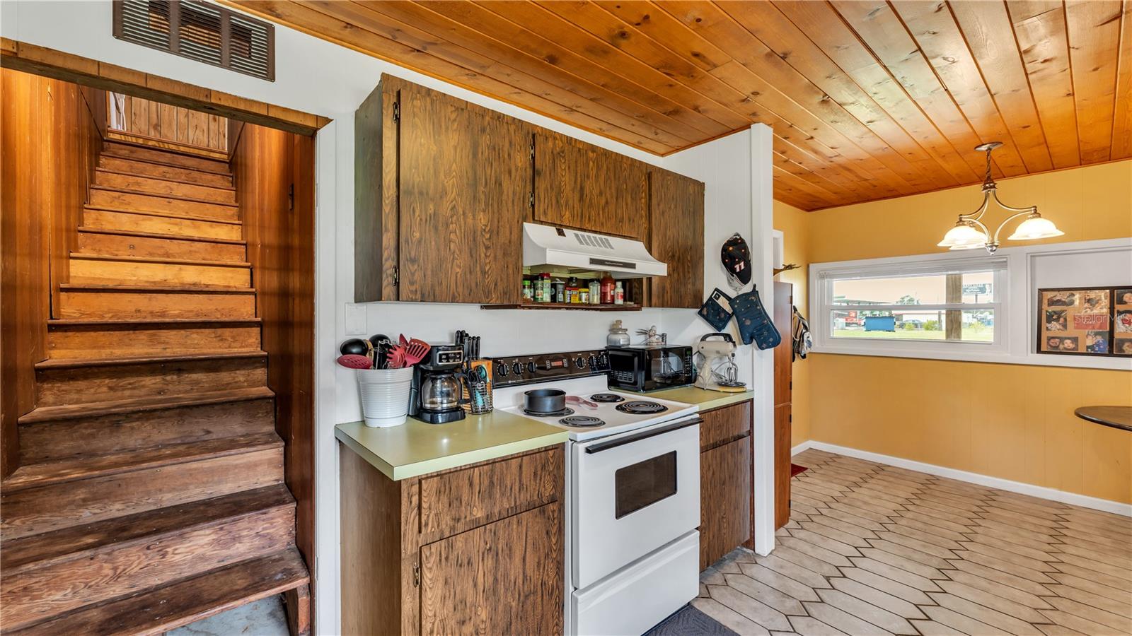 Image 18 of 47 For 809 Canal Street