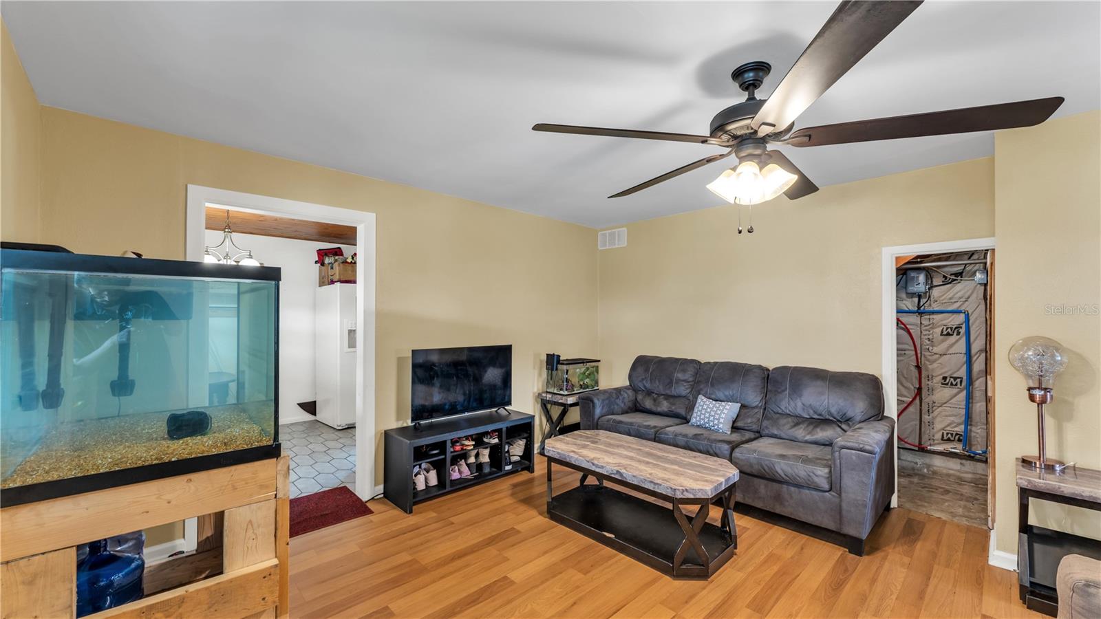 Image 2 of 47 For 809 Canal Street