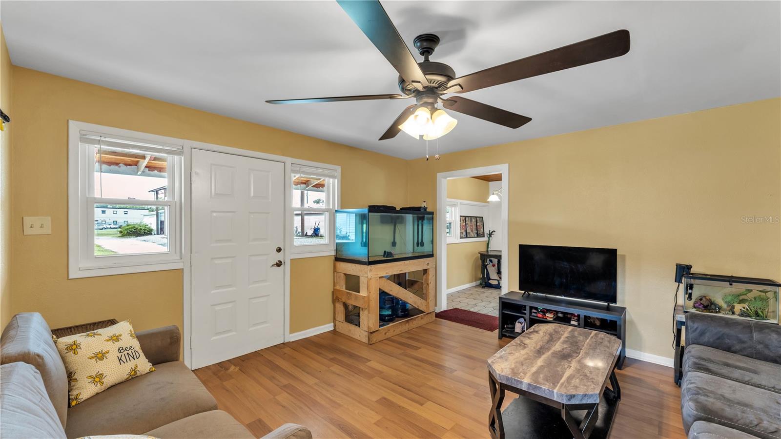 Image 4 of 47 For 809 Canal Street