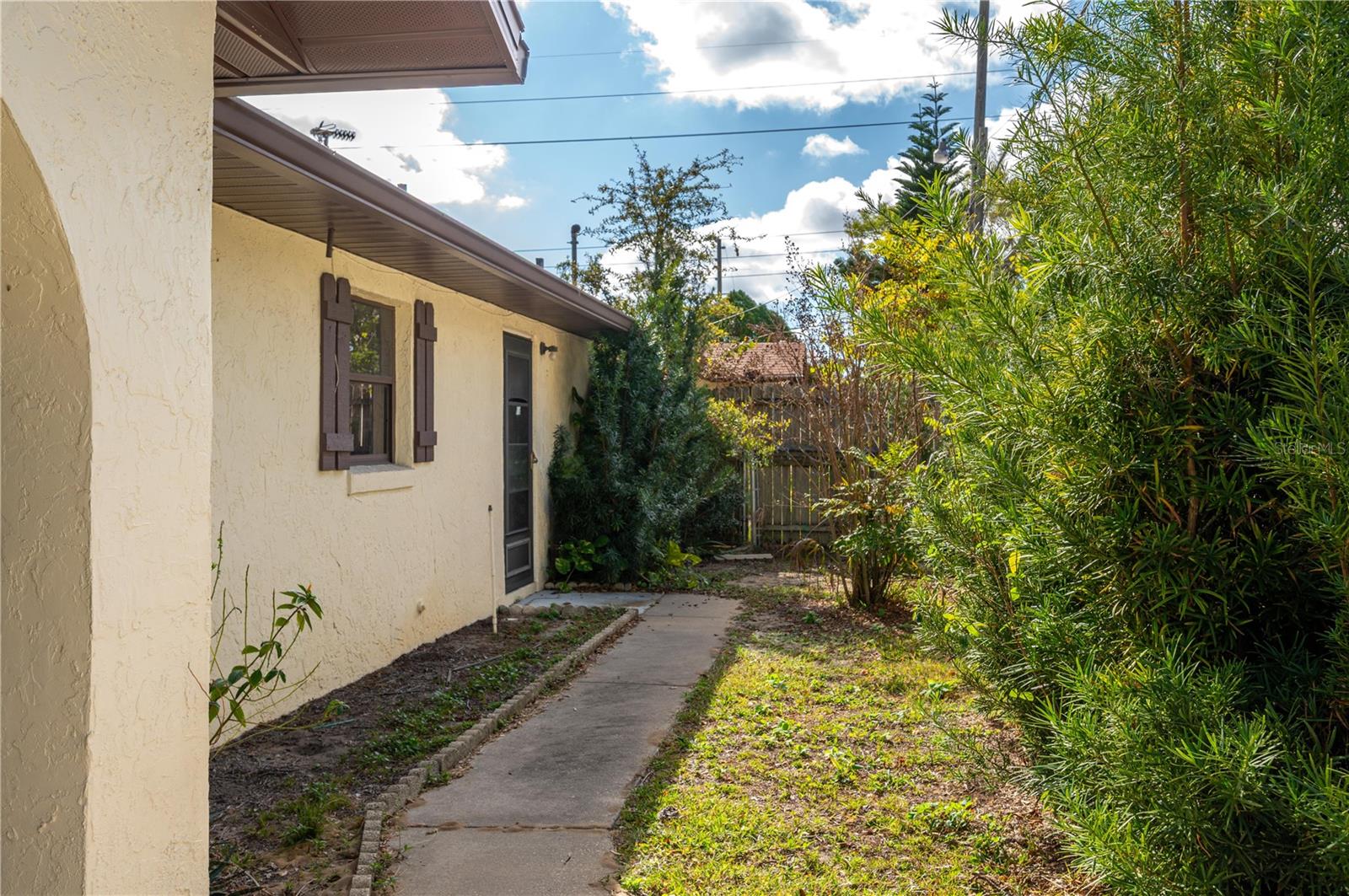 Image 6 of 26 For 41 20th Street 10