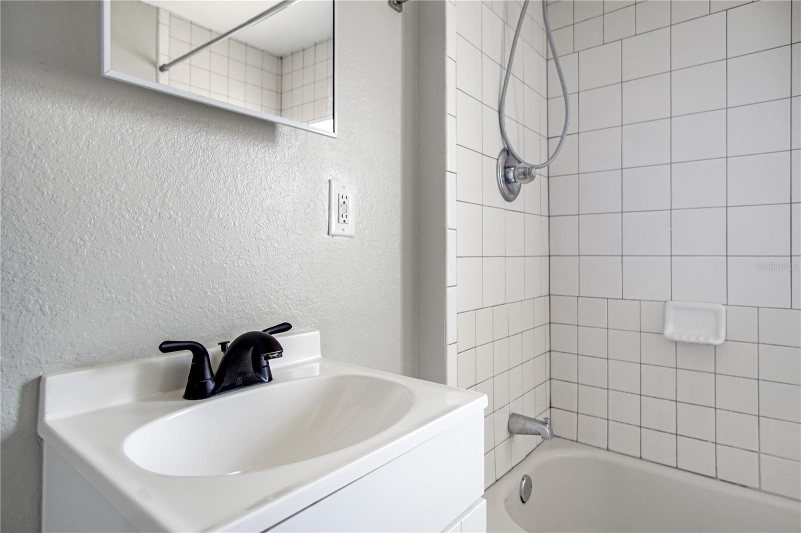 Image 14 of 20 For 1002 Avenue E 4