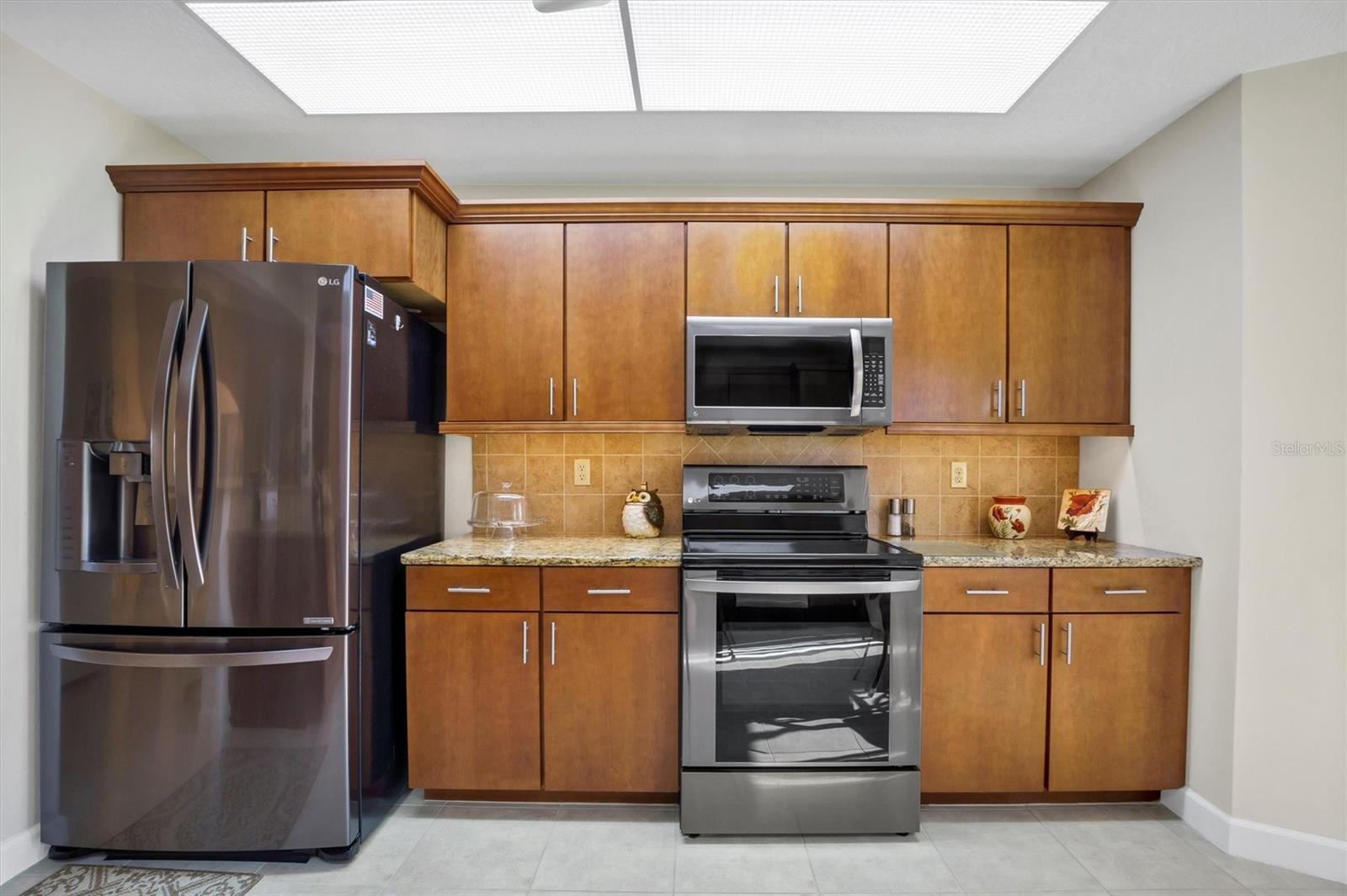 Image 17 of 58 For 517 Clubhouse Drive