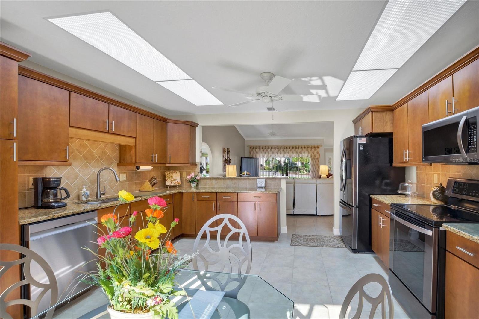 Image 20 of 58 For 517 Clubhouse Drive