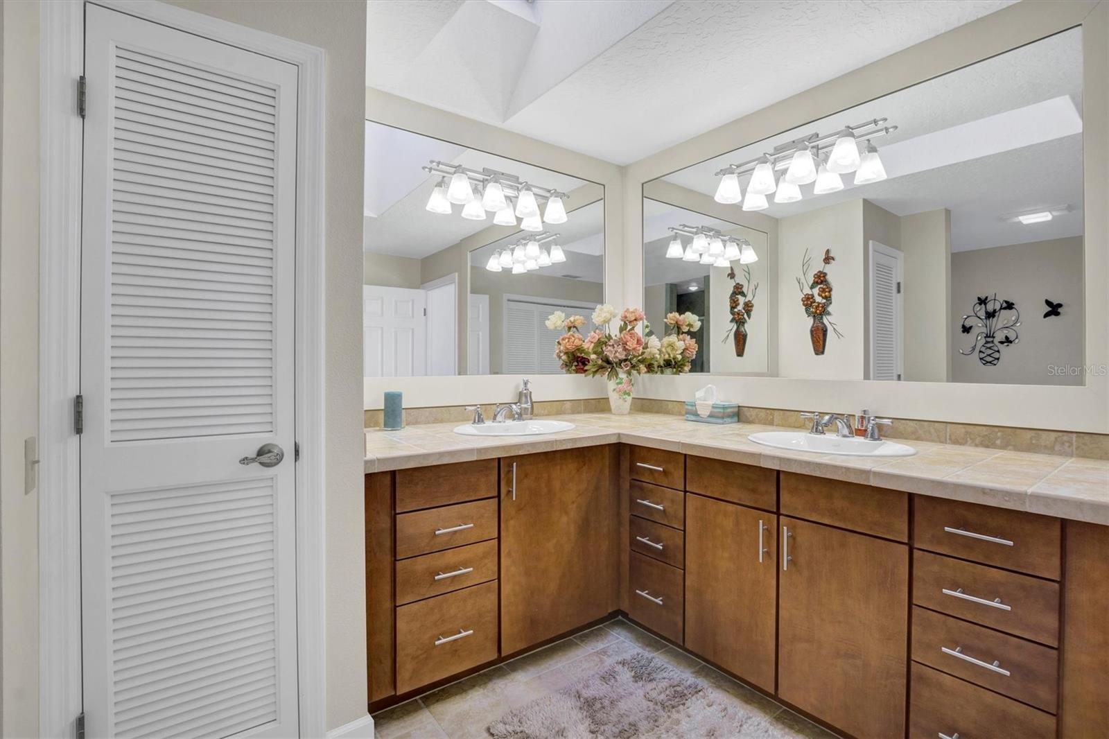 Image 27 of 58 For 517 Clubhouse Drive