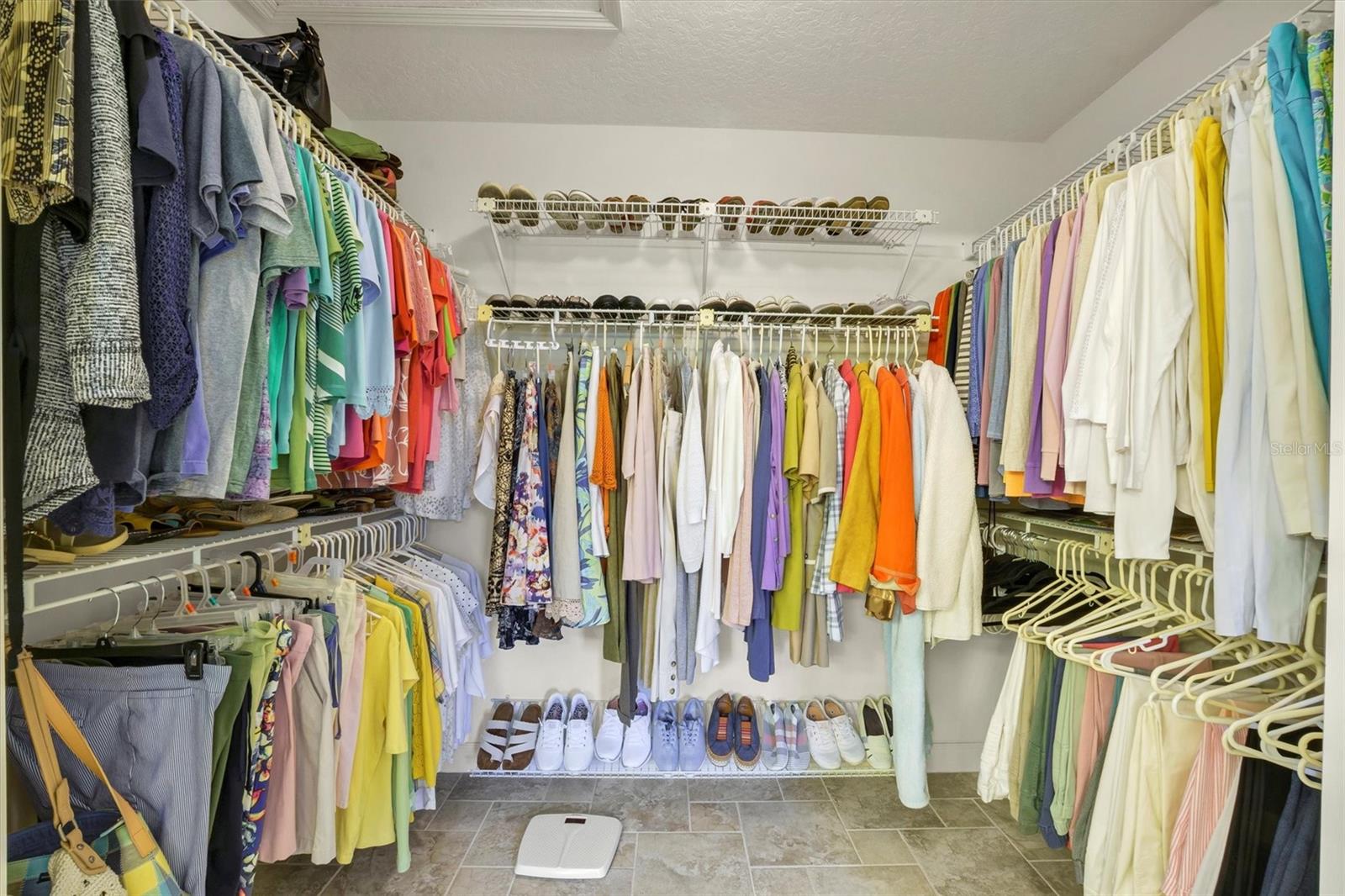 Image 29 of 58 For 517 Clubhouse Drive