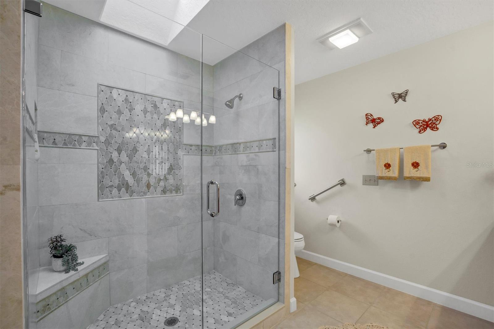 Image 32 of 58 For 517 Clubhouse Drive