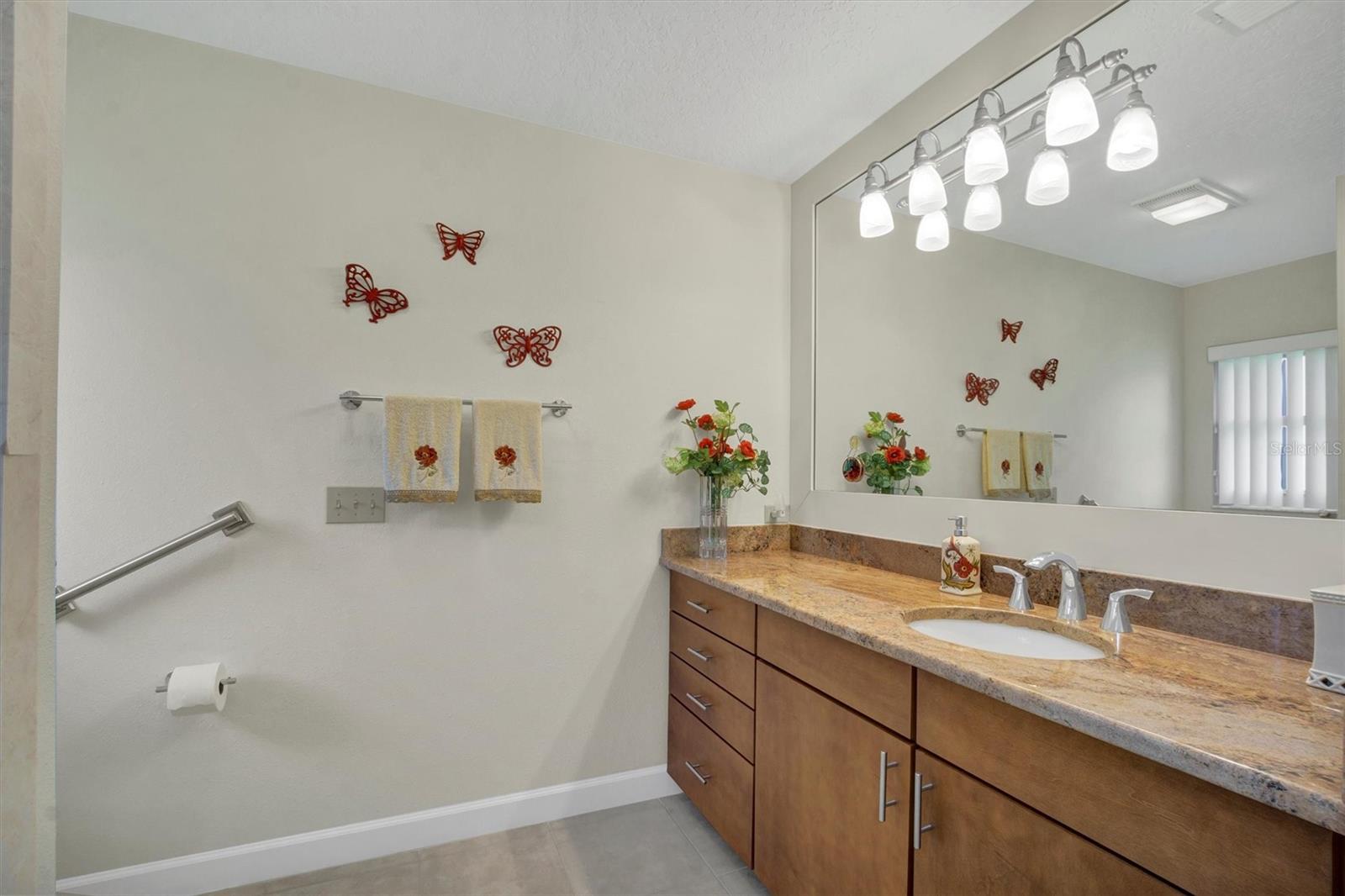 Image 34 of 58 For 517 Clubhouse Drive