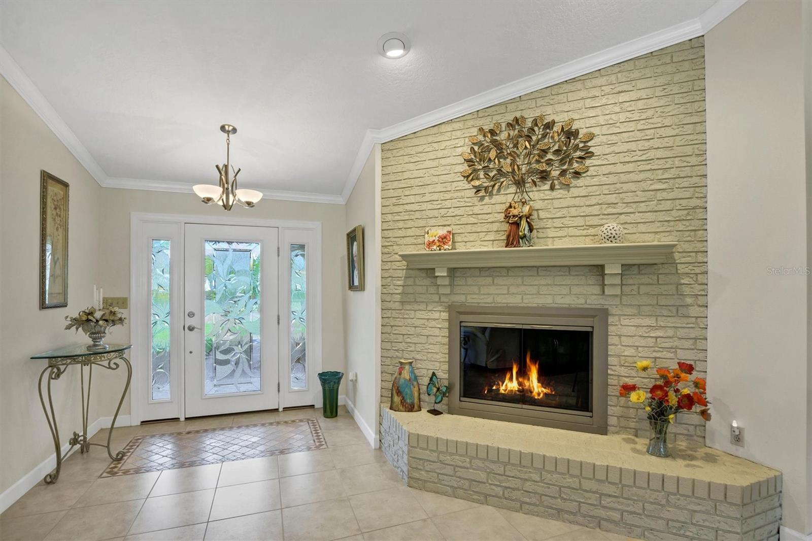 Image 8 of 58 For 517 Clubhouse Drive