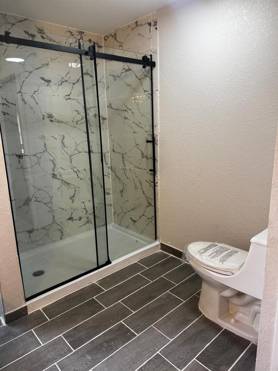 Image 12 of 17 For 2451 Stanton