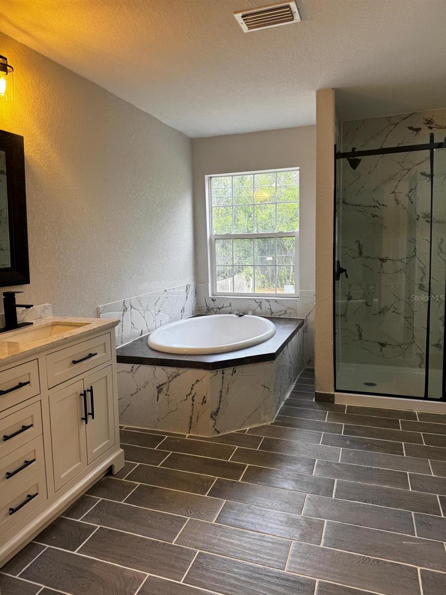 Image 13 of 17 For 2451 Stanton