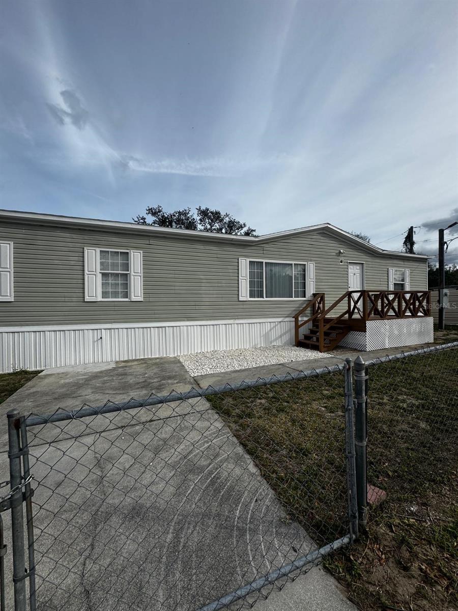 Image 3 of 17 For 2451 Stanton