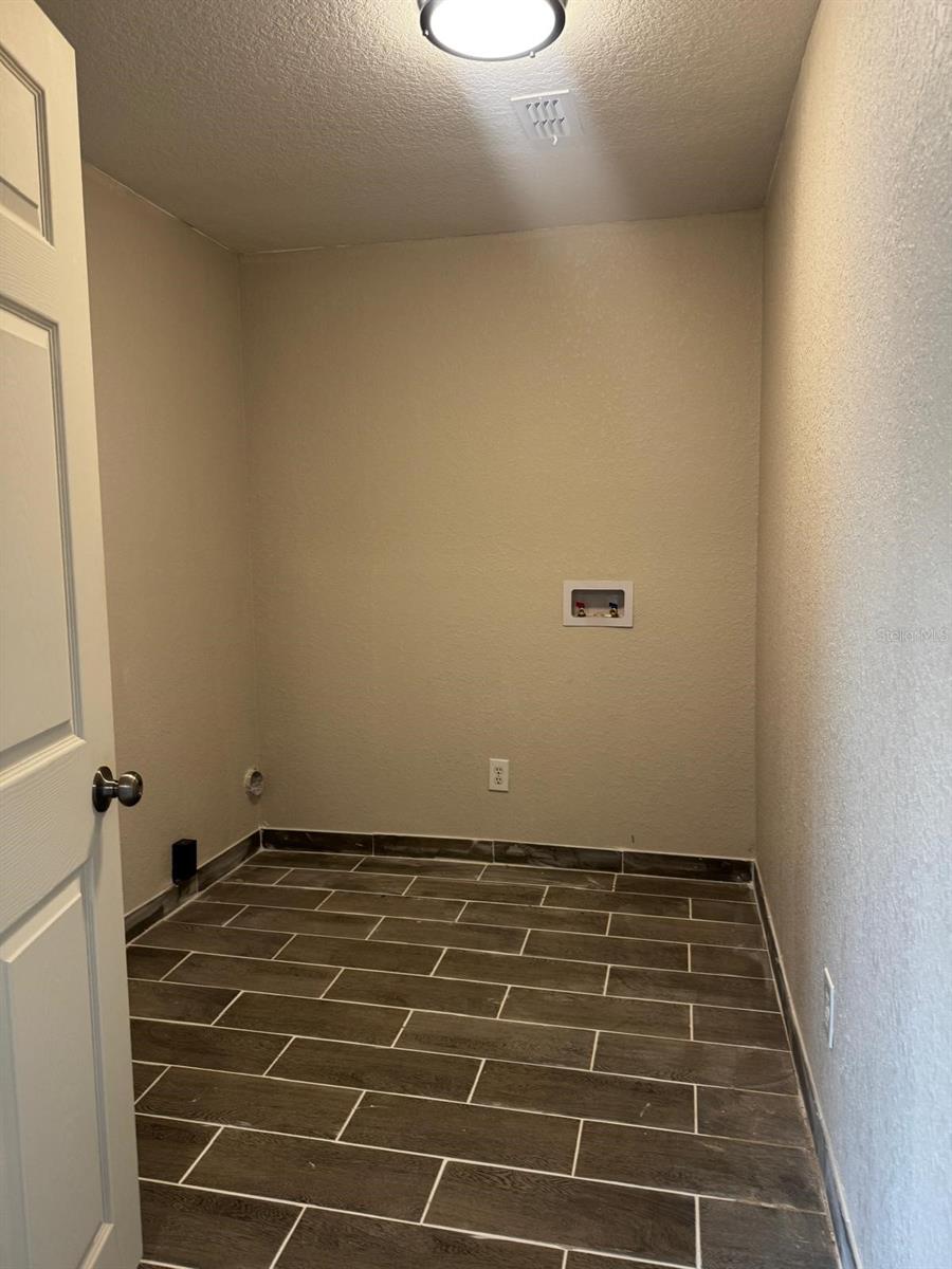 Image 9 of 17 For 2451 Stanton