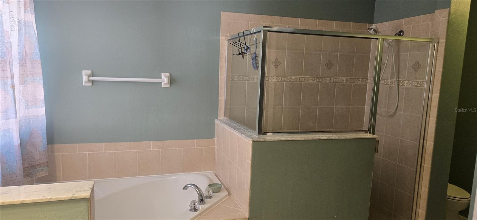 Image 15 of 24 For 303 Knightsbridge Circle