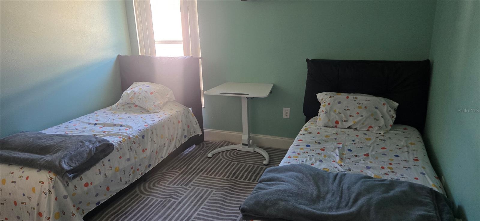 Image 19 of 24 For 303 Knightsbridge Circle