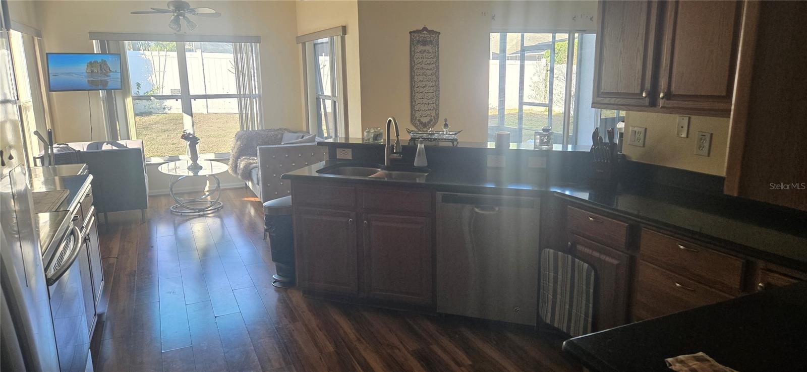 Image 9 of 24 For 303 Knightsbridge Circle