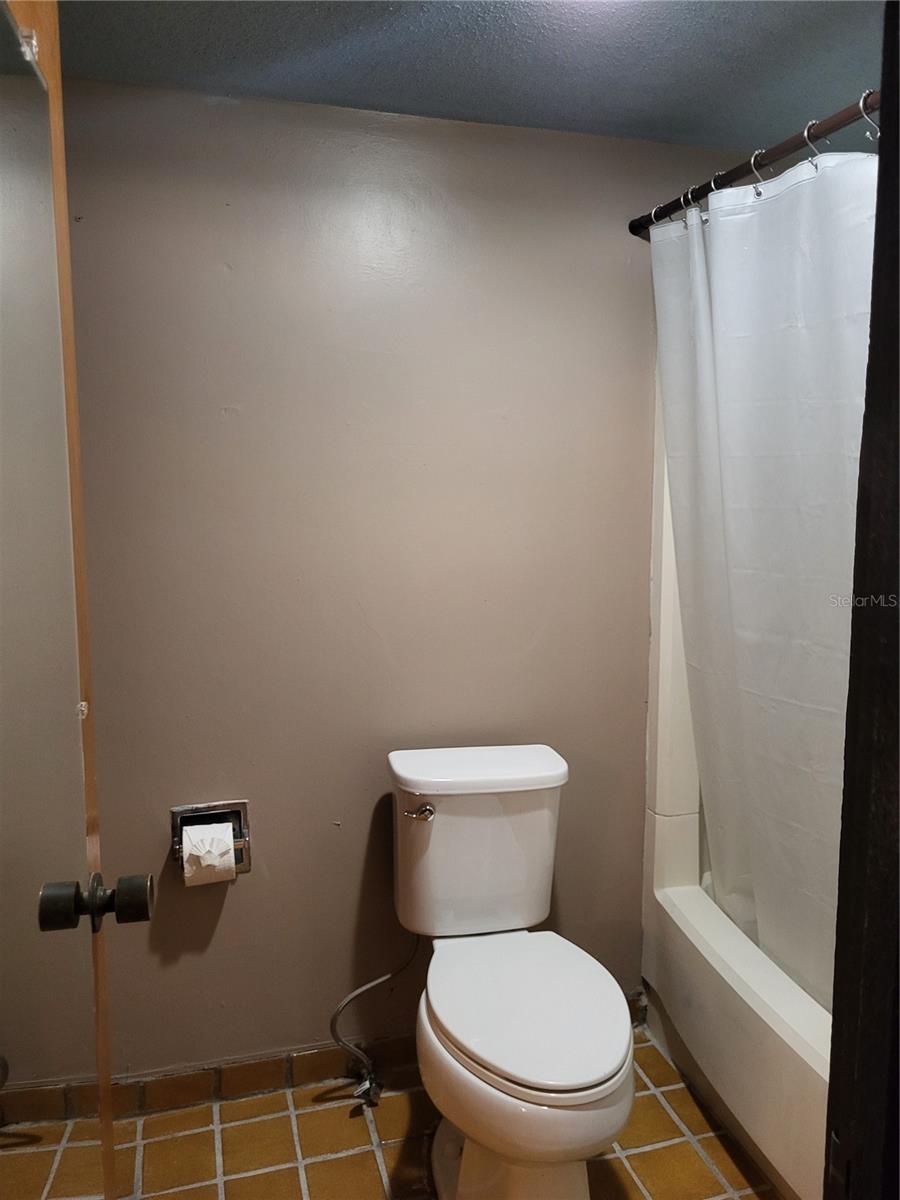 Image 13 of 17 For 3092 Camelot Drive 3092