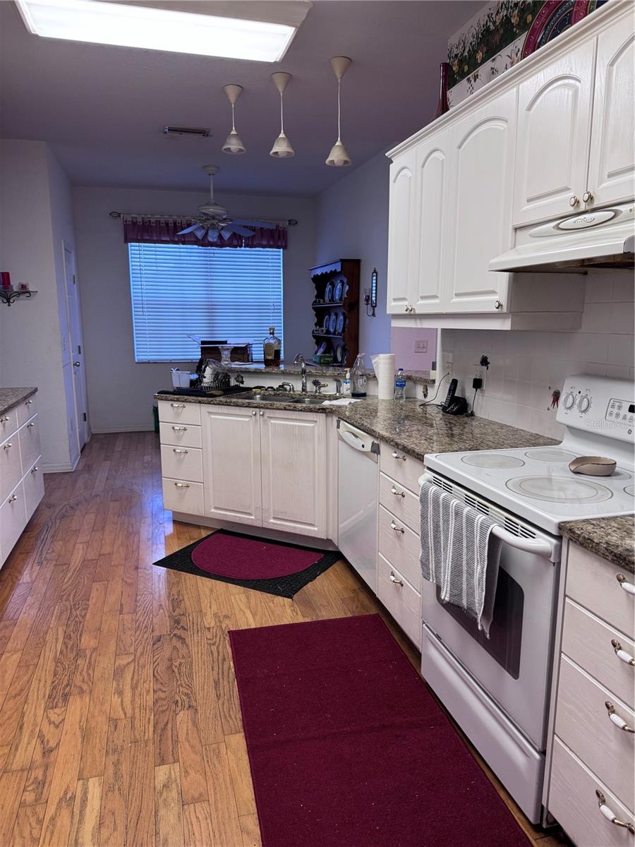 Image 10 of 26 For 119 Hawthorne Road