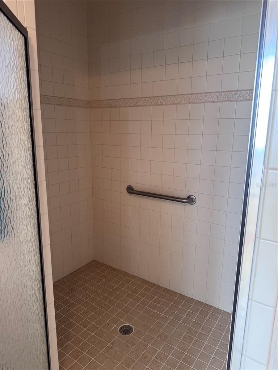 Image 16 of 26 For 119 Hawthorne Road