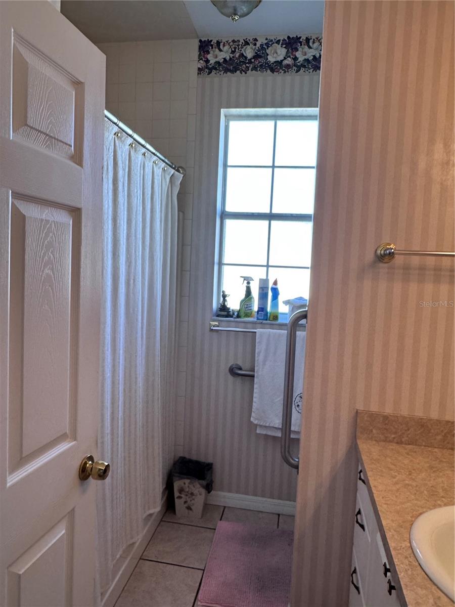 Image 20 of 26 For 119 Hawthorne Road