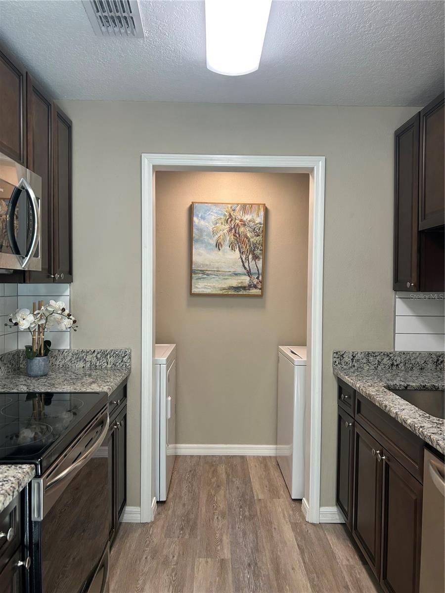 Image 13 of 34 For 1550 11th Street Ne B6