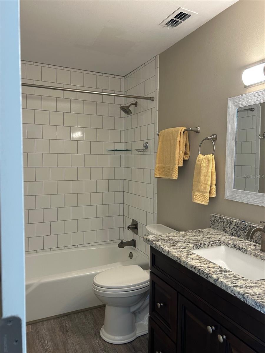 Image 28 of 34 For 1550 11th Street Ne B6