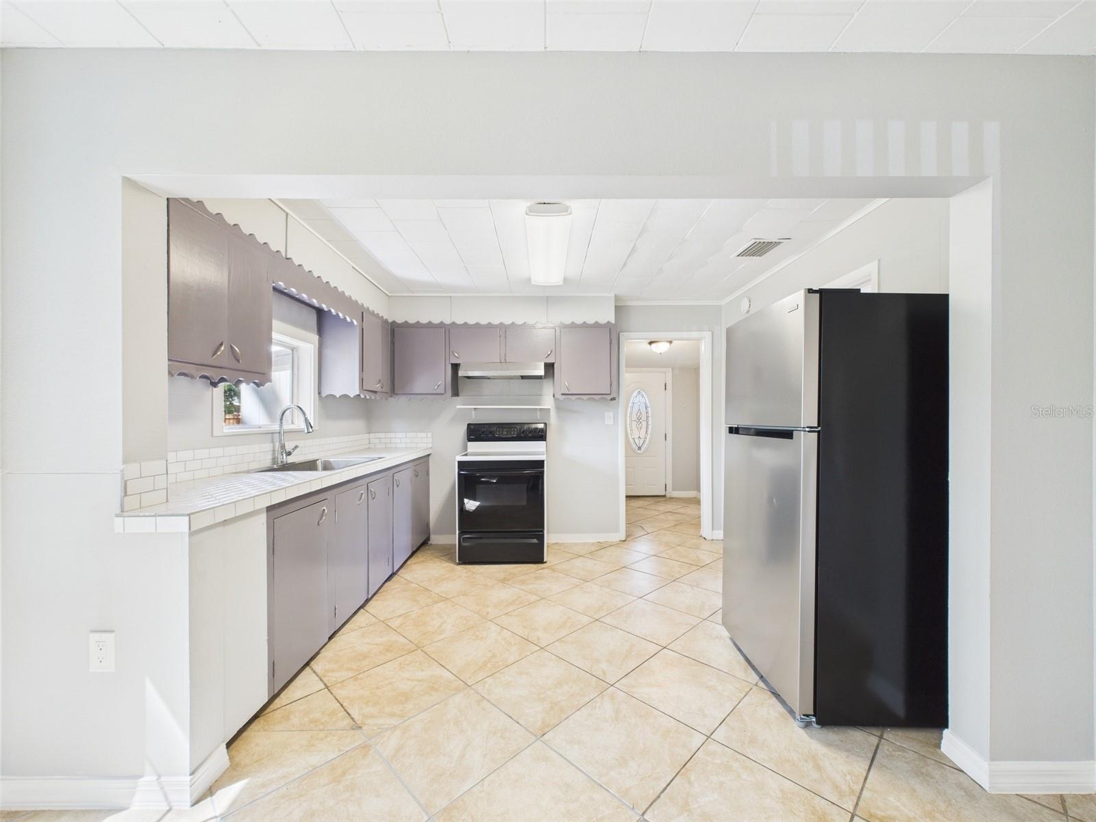 Image 18 of 84 For 348 Gordon Avenue