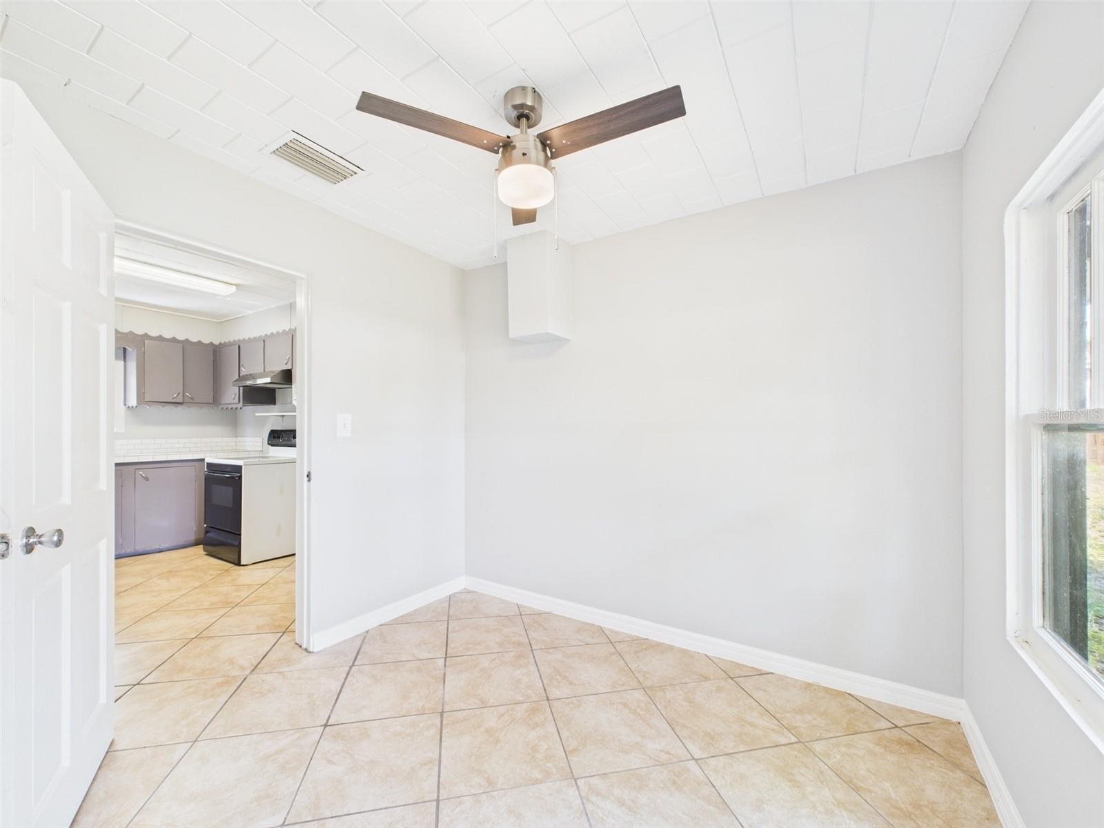 Image 31 of 84 For 348 Gordon Avenue