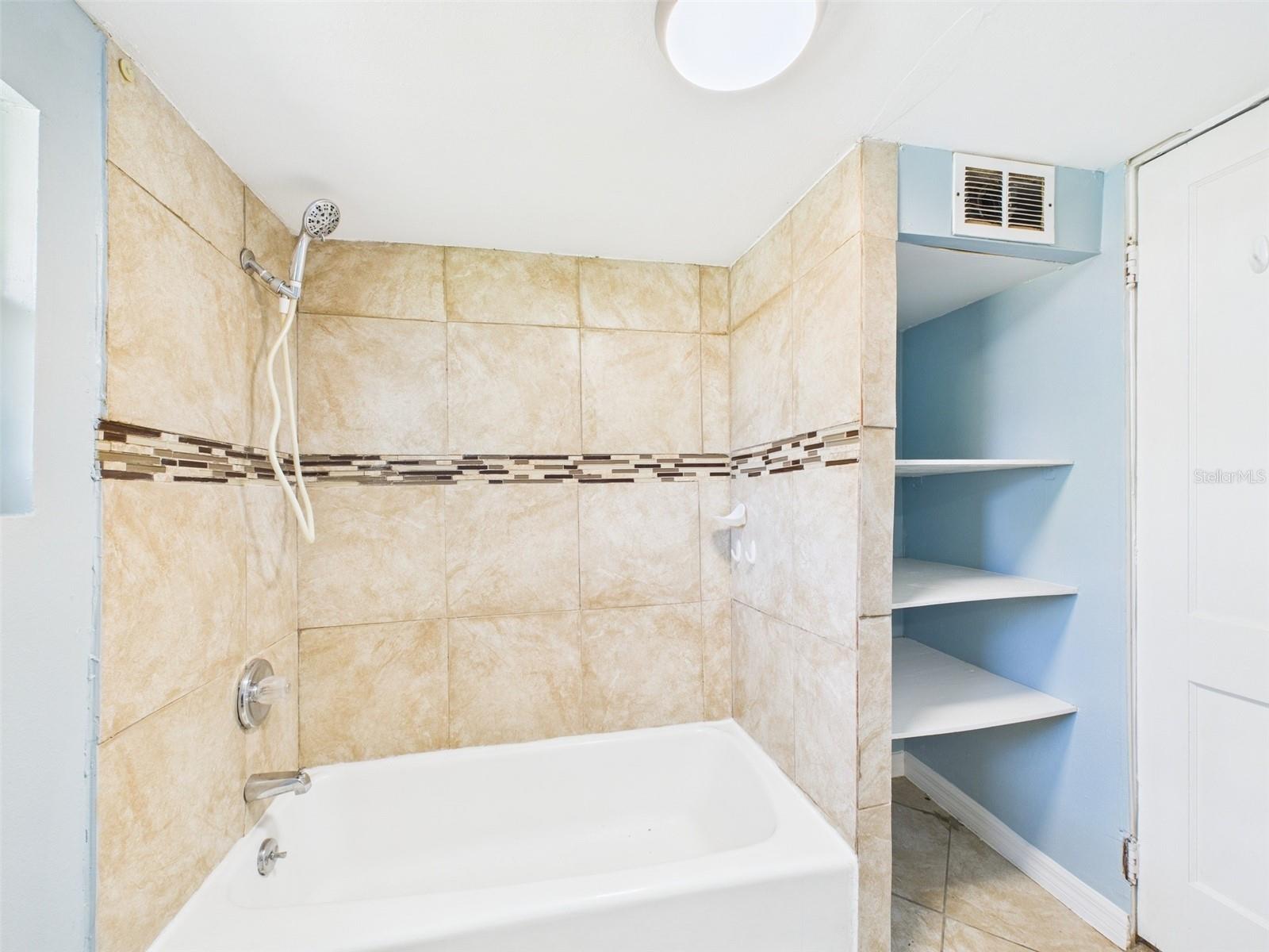 Image 38 of 84 For 348 Gordon Avenue