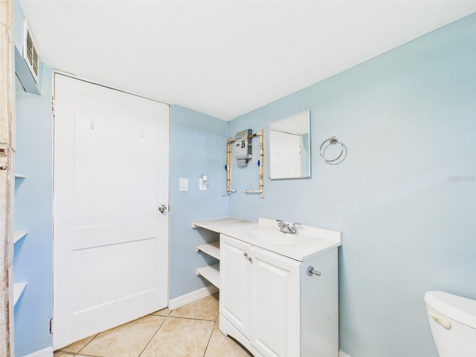 Image 40 of 84 For 348 Gordon Avenue