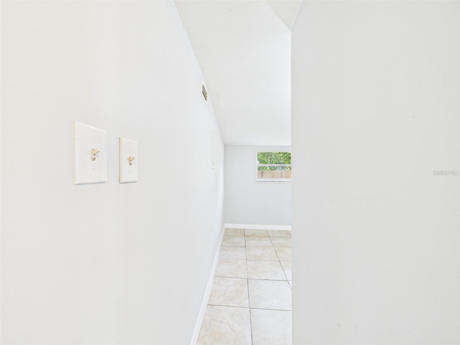 Image 41 of 84 For 348 Gordon Avenue