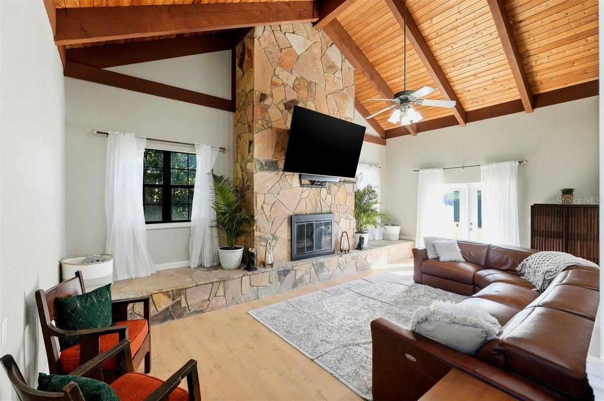 Image 18 of 68 For 1825 Clubhouse Road