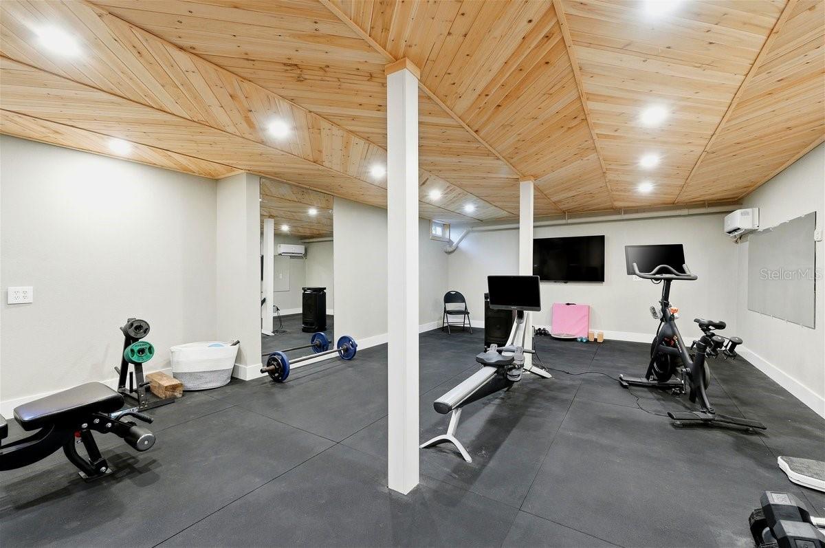 Image 52 of 68 For 1825 Clubhouse Road