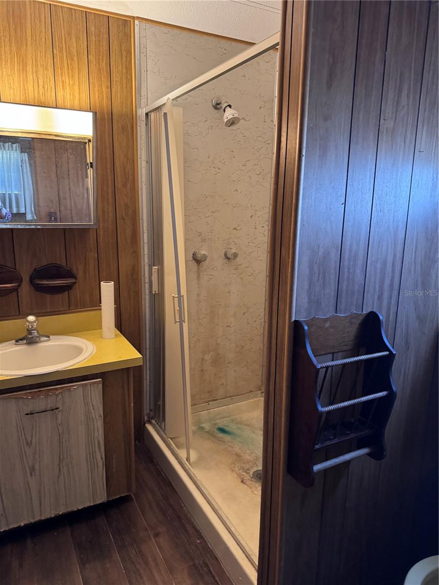 Image 11 of 13 For 11 Robin Lane