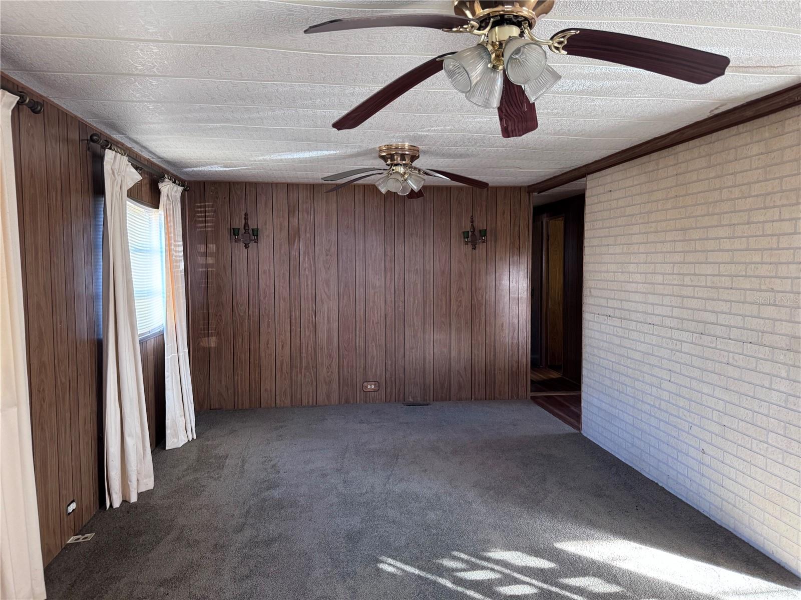 Image 6 of 13 For 11 Robin Lane