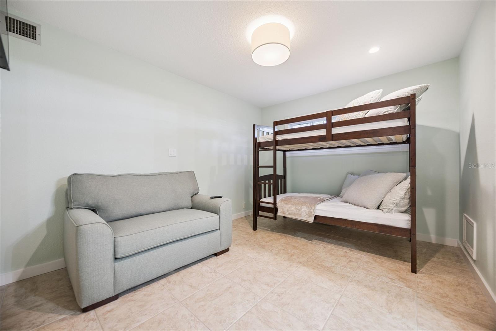 Image 23 of 49 For 1280 Crooked Lake Drive