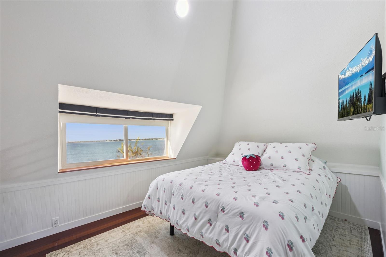 Image 28 of 49 For 1280 Crooked Lake Drive