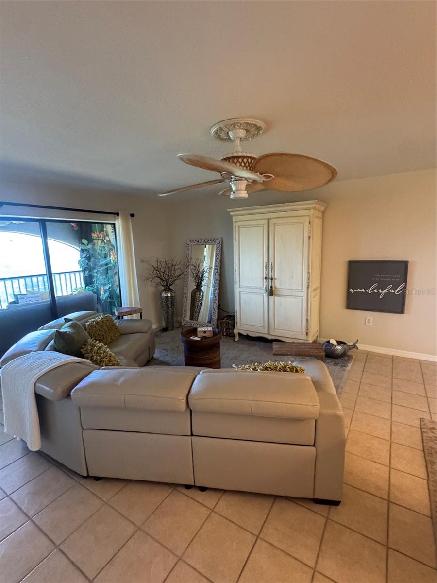 Image 30 of 61 For 23465 Harborview Road 244