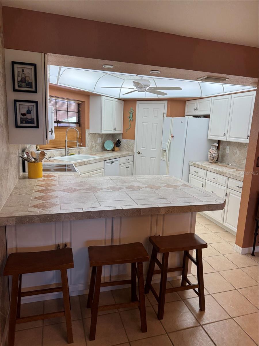 Image 4 of 61 For 23465 Harborview Road 244